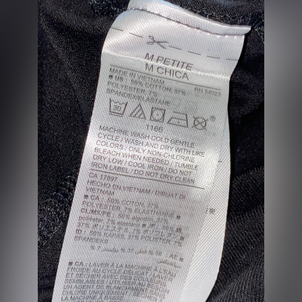 Old Navy Yoga Pants in size M petite - Picture 4 of 4